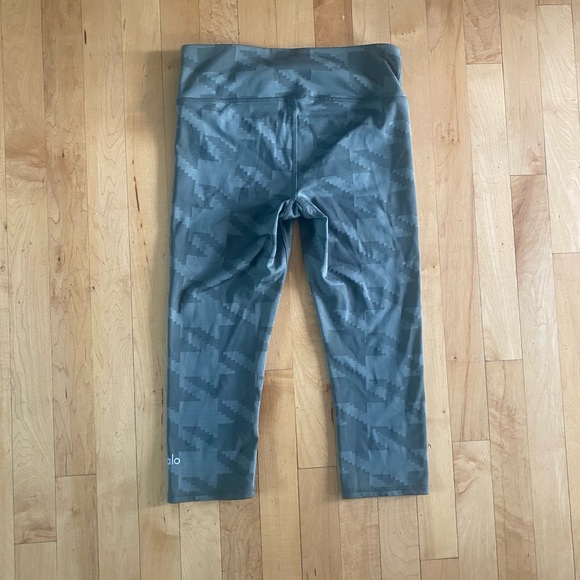 Alo Green Houndstooth Crop Leggings - Picture 3 of 7